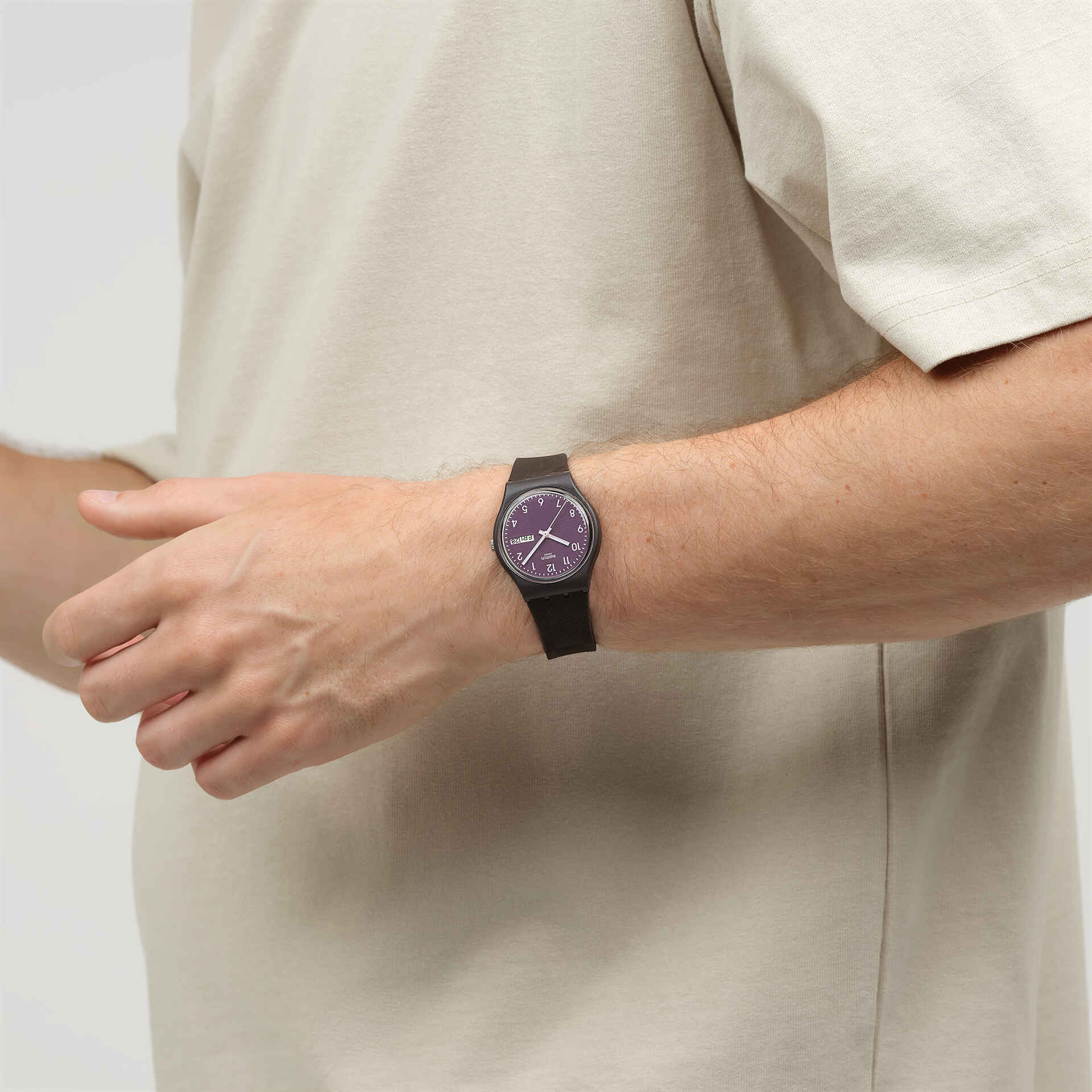 WEAVING WONDERS - SO28C700 | Swatch ESSENTIALS | Swatch® 日本