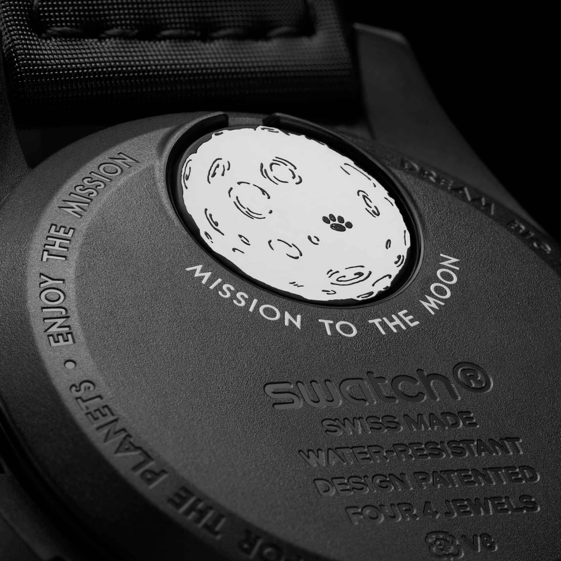 MISSION TO THE MOONPHASE - NEW MOON - SO33B700 | Swatch® Canada