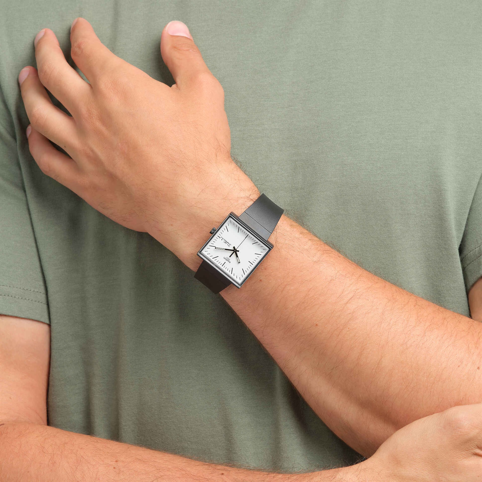 https://static.swatch.com/images/product/SO34B700/li3/SO34B700_li3_ec001.jpg