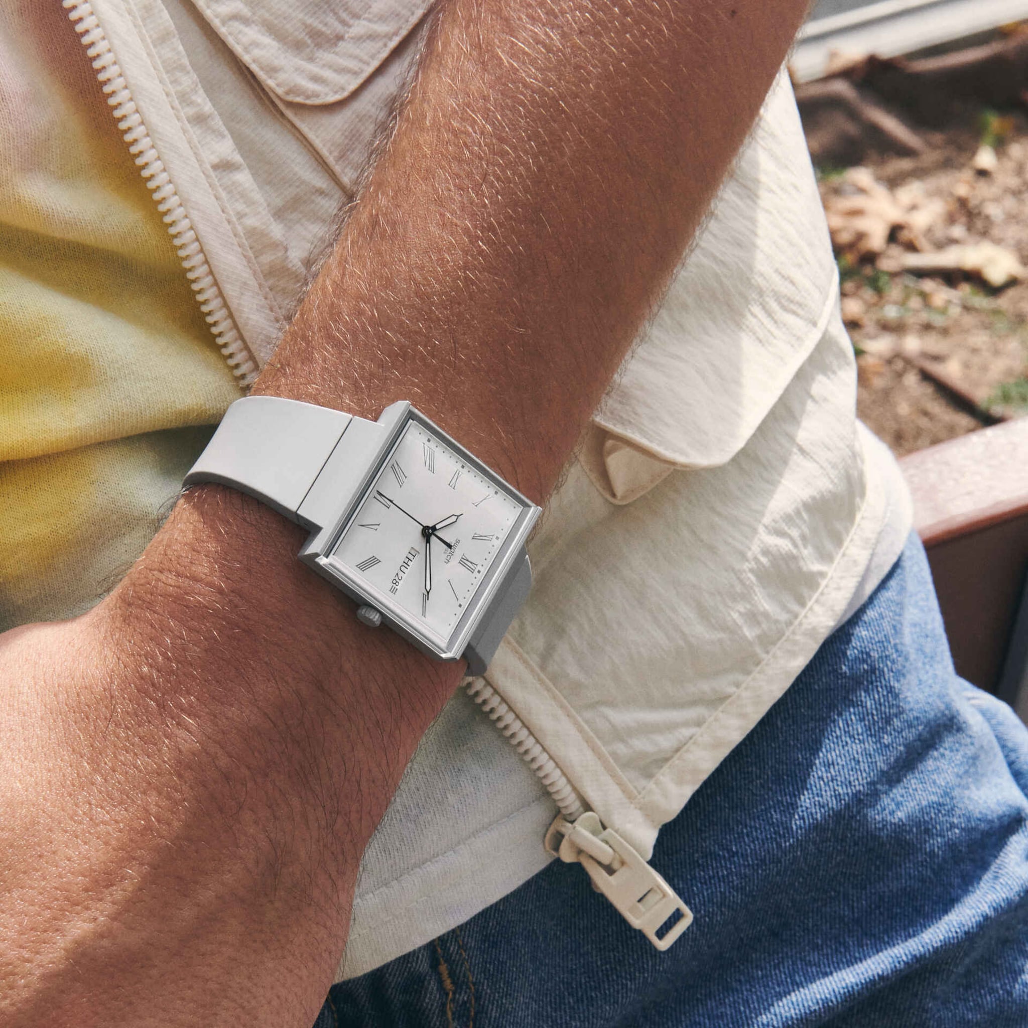 https://static.swatch.com/images/product/SO34M700/li2/SO34M700_li2_ec001.jpg