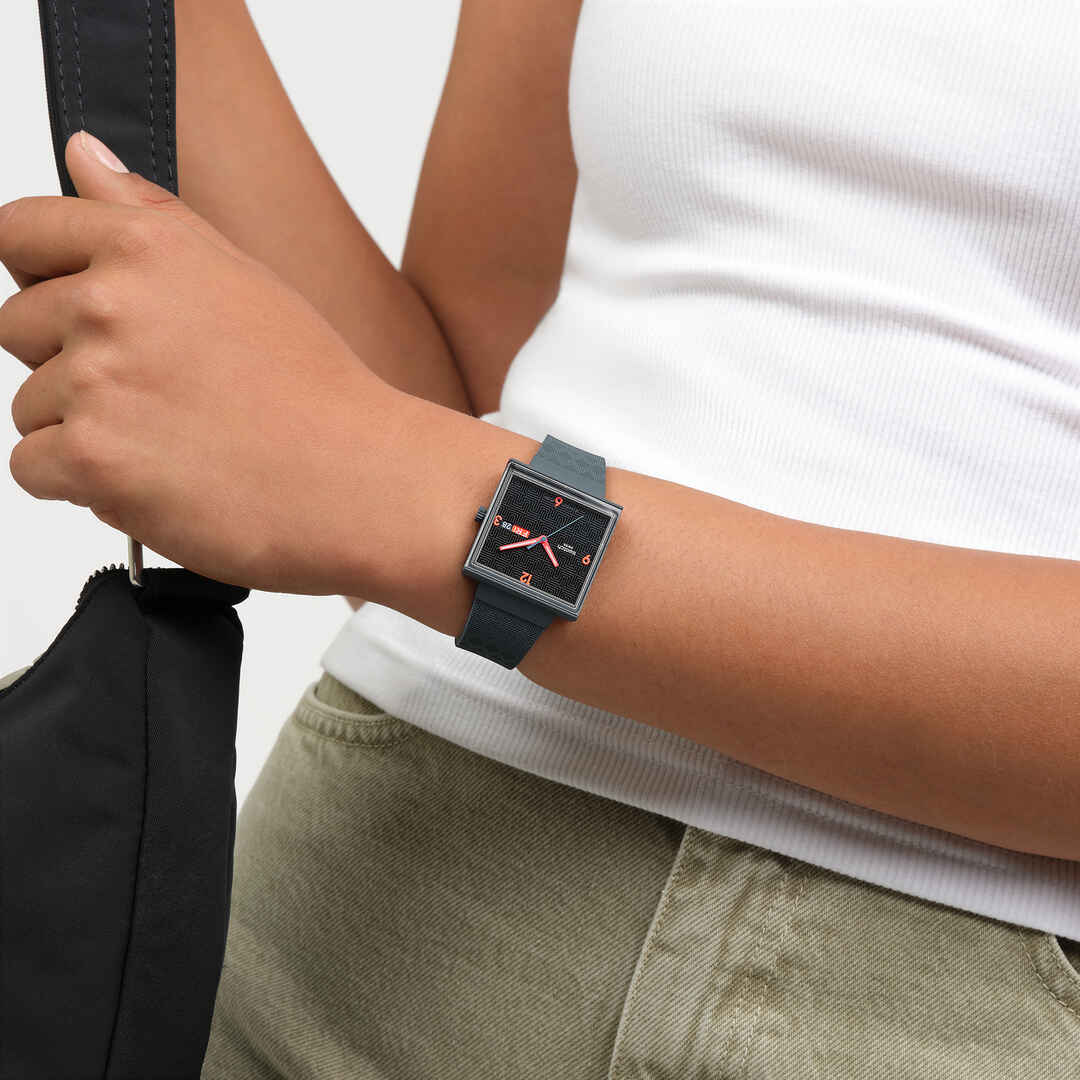 ムクSAR SQUARED OFF - SO34M701 | Swatch® Canada