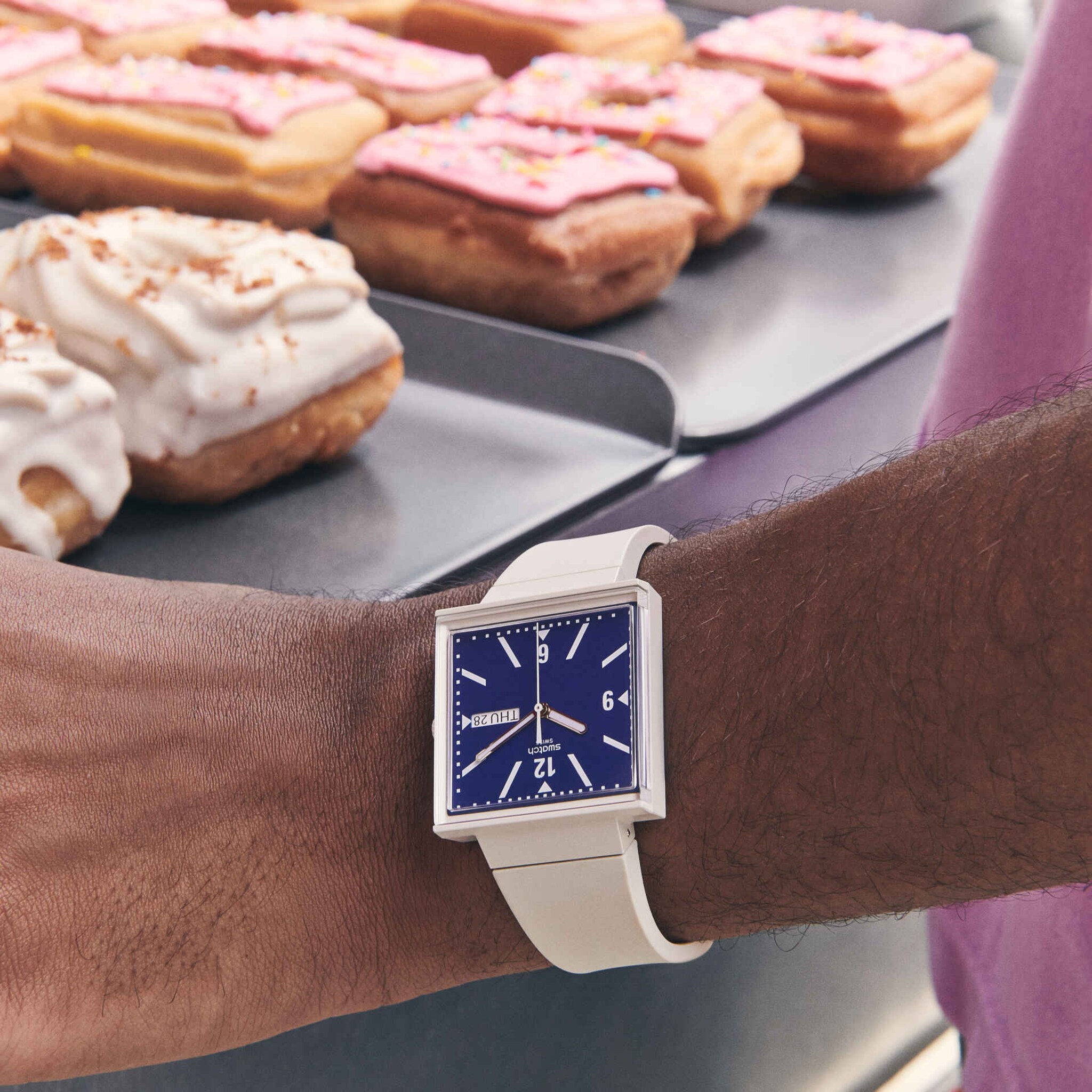 https://static.swatch.com/images/product/SO34T700/li2/SO34T700_li2_ec001.jpg