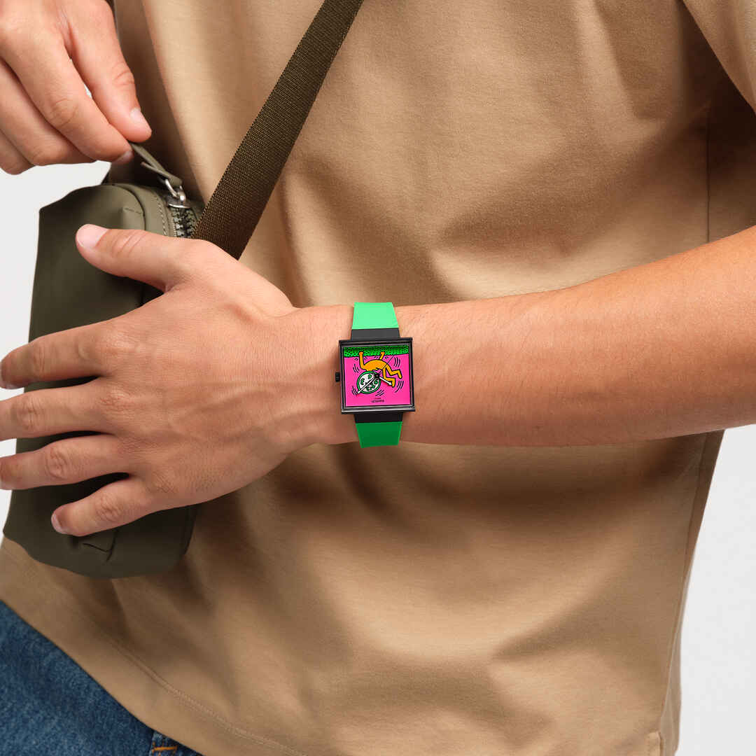 BREAKS OFF - SO34Z102 | Swatch® 日本