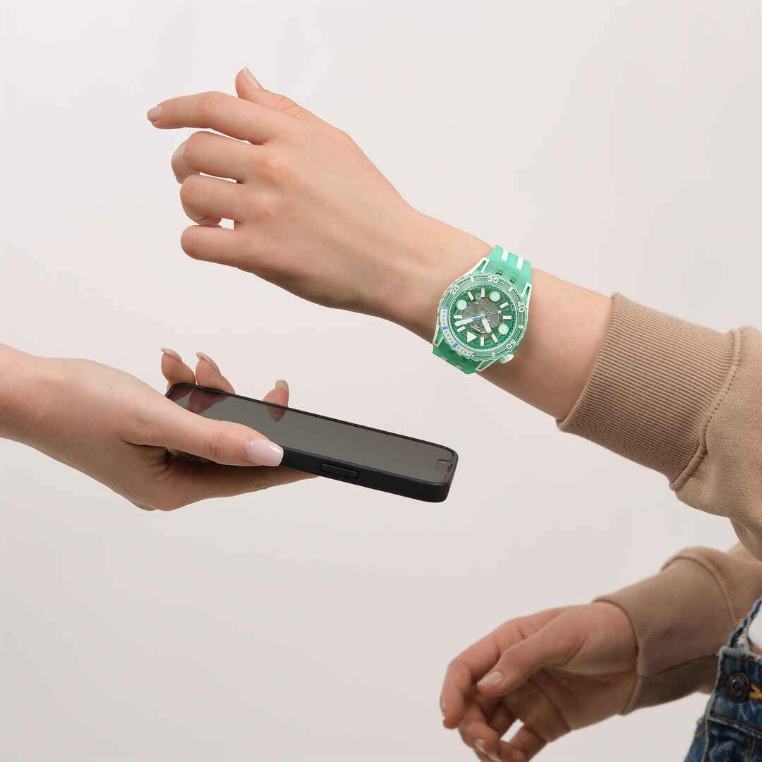 Life style view of product MEDUSAE PAY