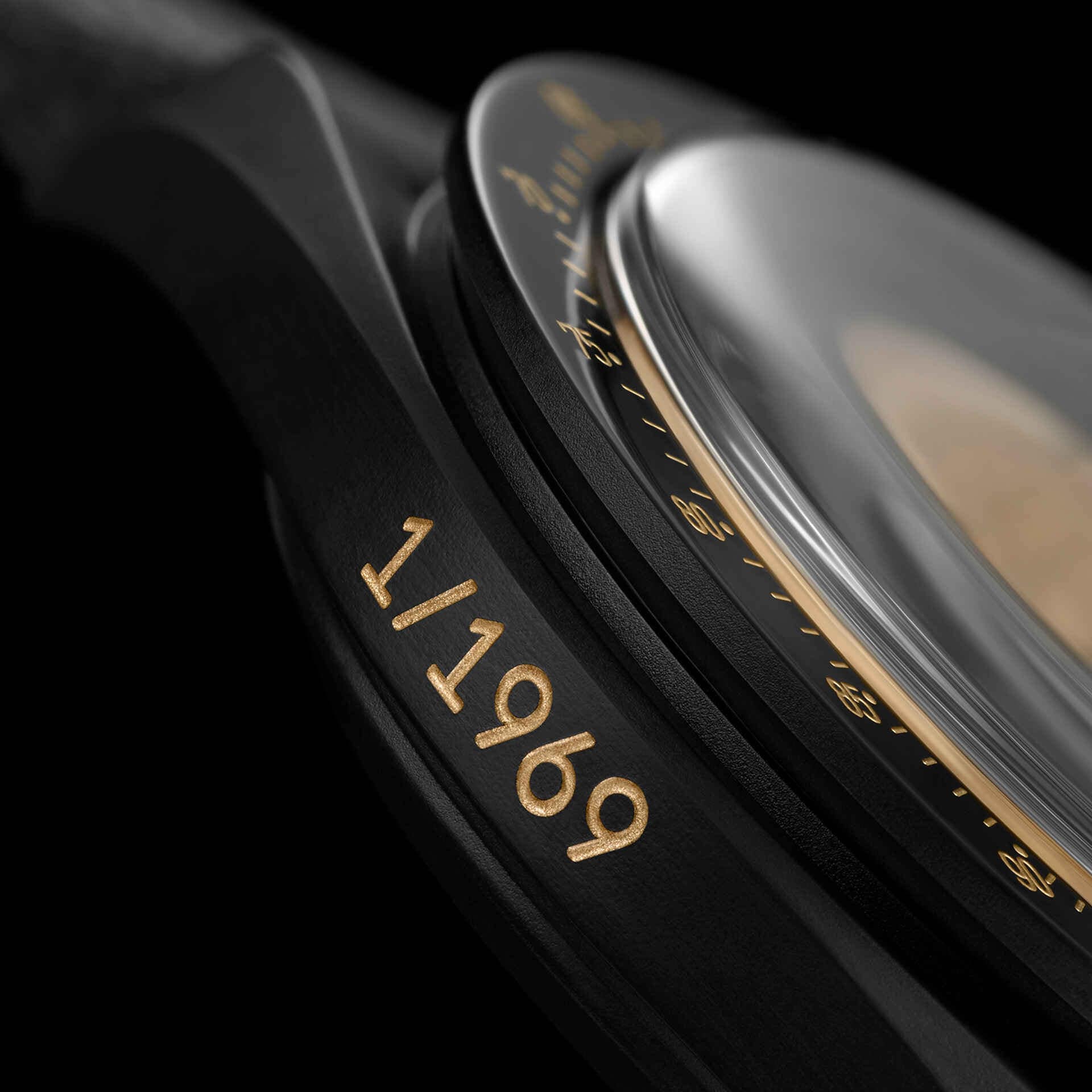 18 ayar altın MISSION TO THE MOON 1969 | Bioceramic MoonSwatch